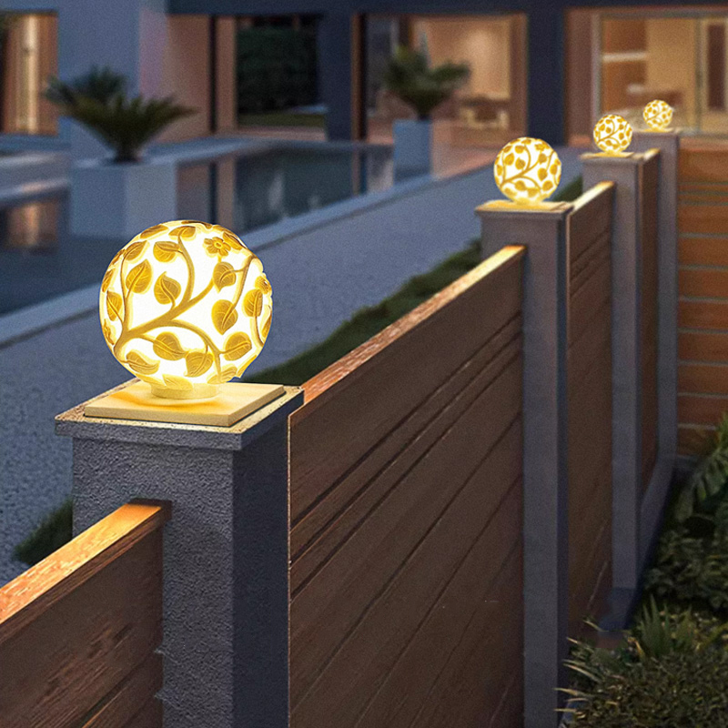 Outdoor column lights solar LE - đánh giá và giá Outdoor Lighting Decoration